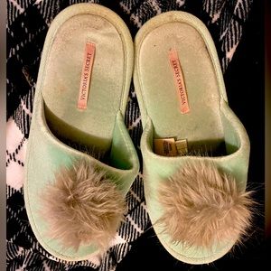 𝑽𝒊𝒄𝒕𝒐𝒓𝒊𝒂’𝒔 𝑺𝒆𝒄𝒓𝒆𝒕 𝑭𝒖𝒛𝒛𝒚 𝑩𝒂𝒍𝒍 𝑺𝒍𝒊𝒑𝒑𝒆𝒓